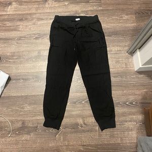 community cargos aritzia